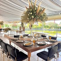 Mesa de banquete decorada